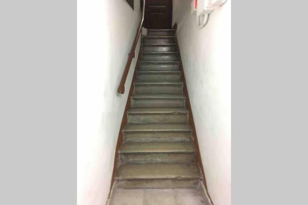 2 Bedroom Sants Appartamento